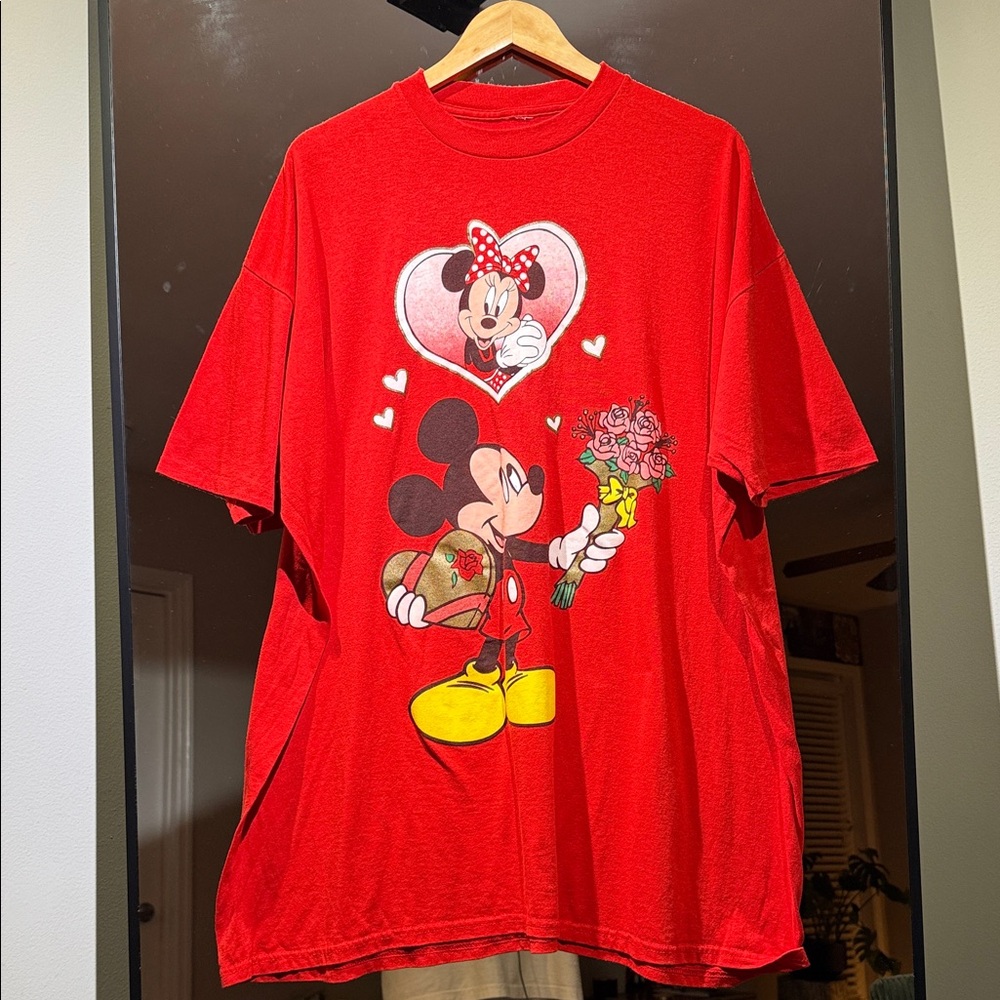 Vintage early 1990s Disney Mickey and Minnie Heart T-Shirt